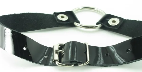 кляп кольцо с лаковым ремешком 60008ars в Краснодаре