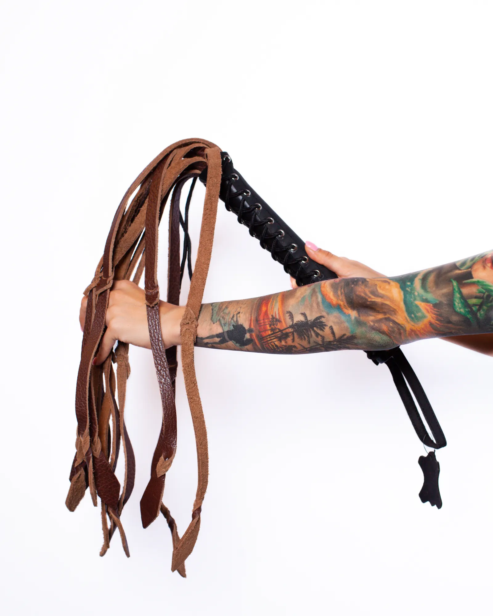 плетёный флоггер  scandal из натуральной кожи (brown) в Краснодаре