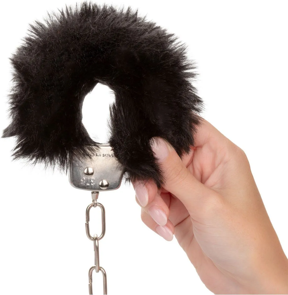 металлические наручники с искусственным мехом ultra fluffy furry cuffs, черные в Краснодаре