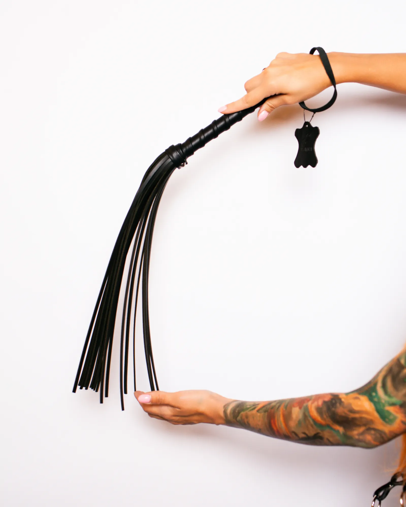 флоггер scandal из натуральной кожи (black) в Краснодаре