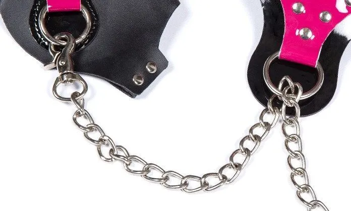 ошейник c наручниками roomfun розовый в Краснодаре