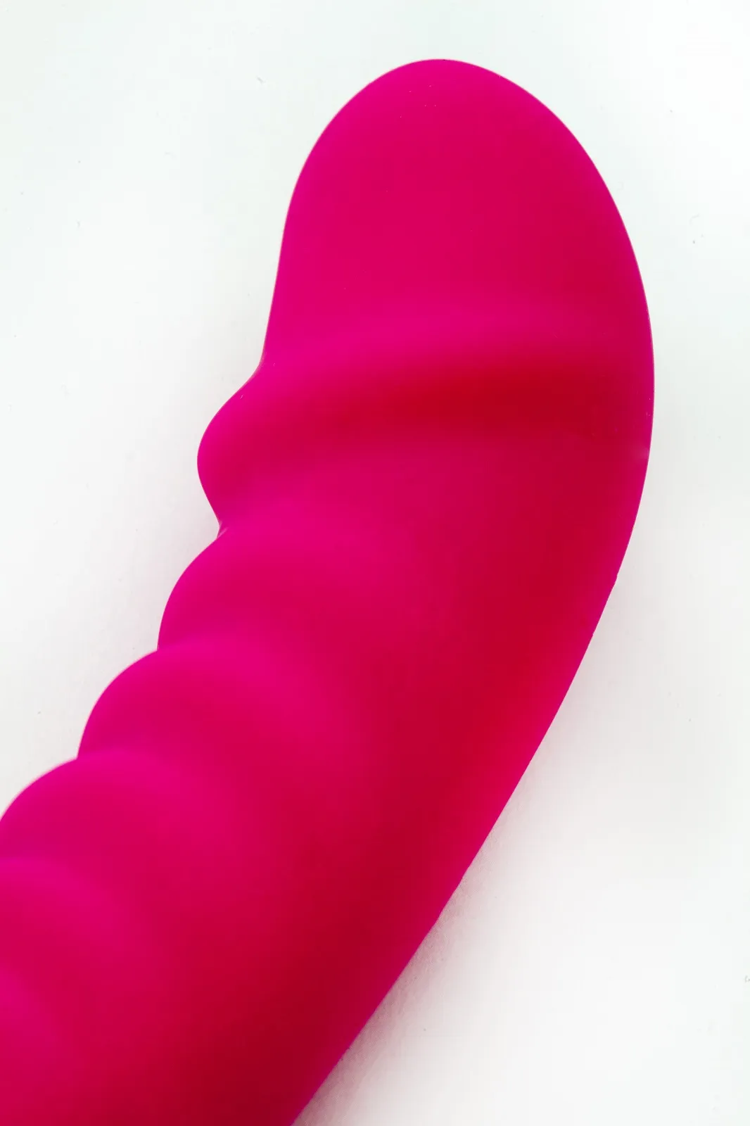 вибратор силиконовый изогнутая волна 19 х 3,8 см красный 47550-mm в Краснодаре