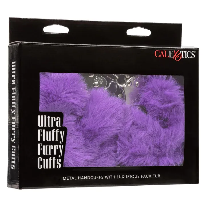 металлические наручники с искусственным мехом ultra fluffy furry cuffs, фиолетовые в Краснодаре