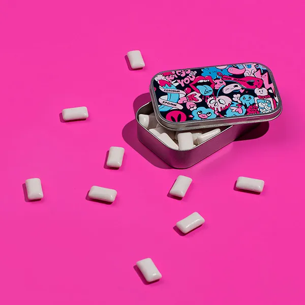 жевательная резинка pinkrabbit с логотипом в жестяной баночке в Краснодаре