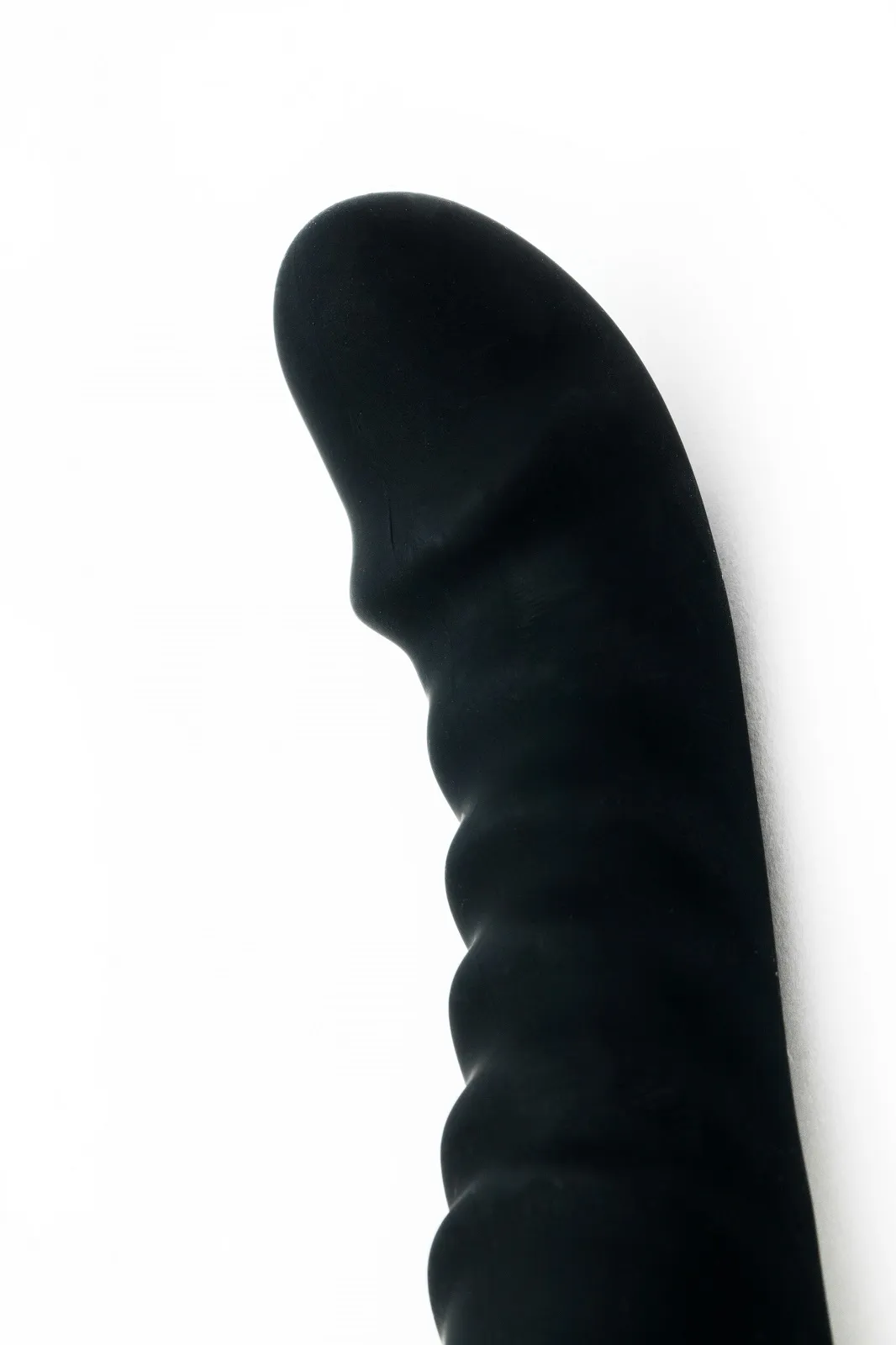 вибратор силиконовый изогнутая волна 19 х 3,8 см черный 47551-mm в Краснодаре