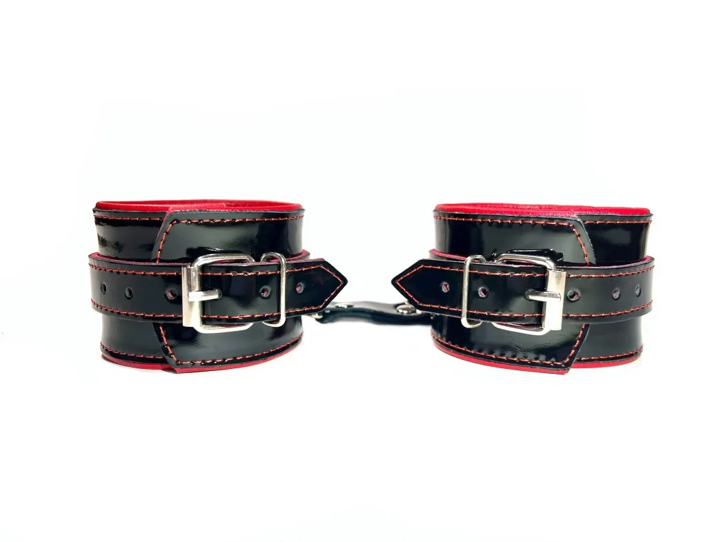 наручники из кожи лак черно-красные 51029ars в Краснодаре
