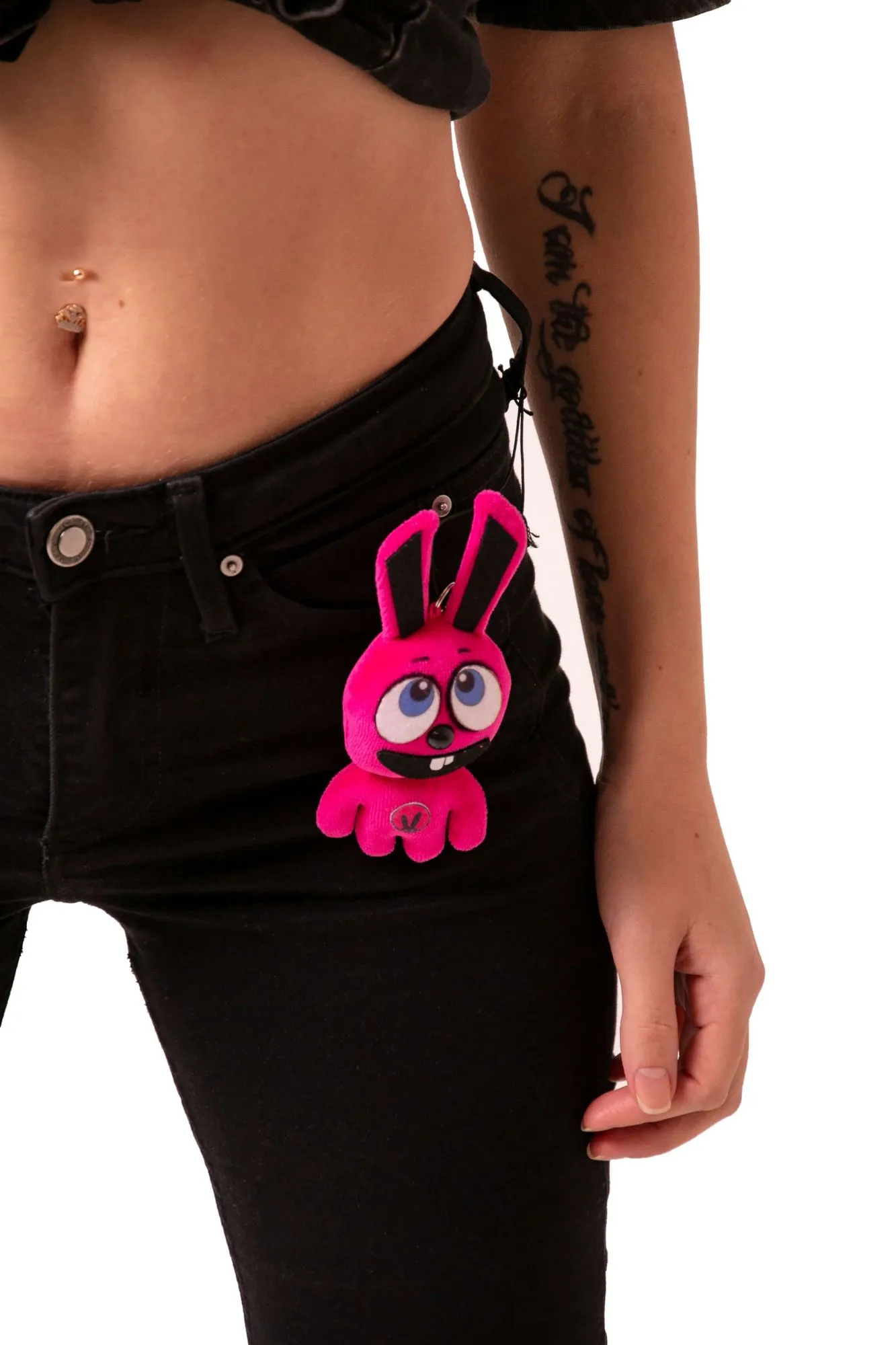 Брошь плюшевый кролик на магните с кольцом