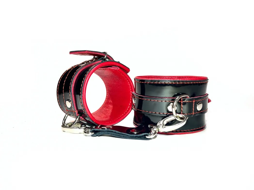 наручники из кожи лак черно-красные 51029ars в Краснодаре