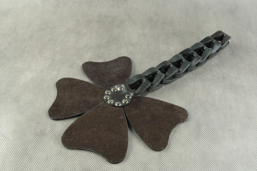 шлепалка beastly четырехлистник-2, чёрная в Краснодаре