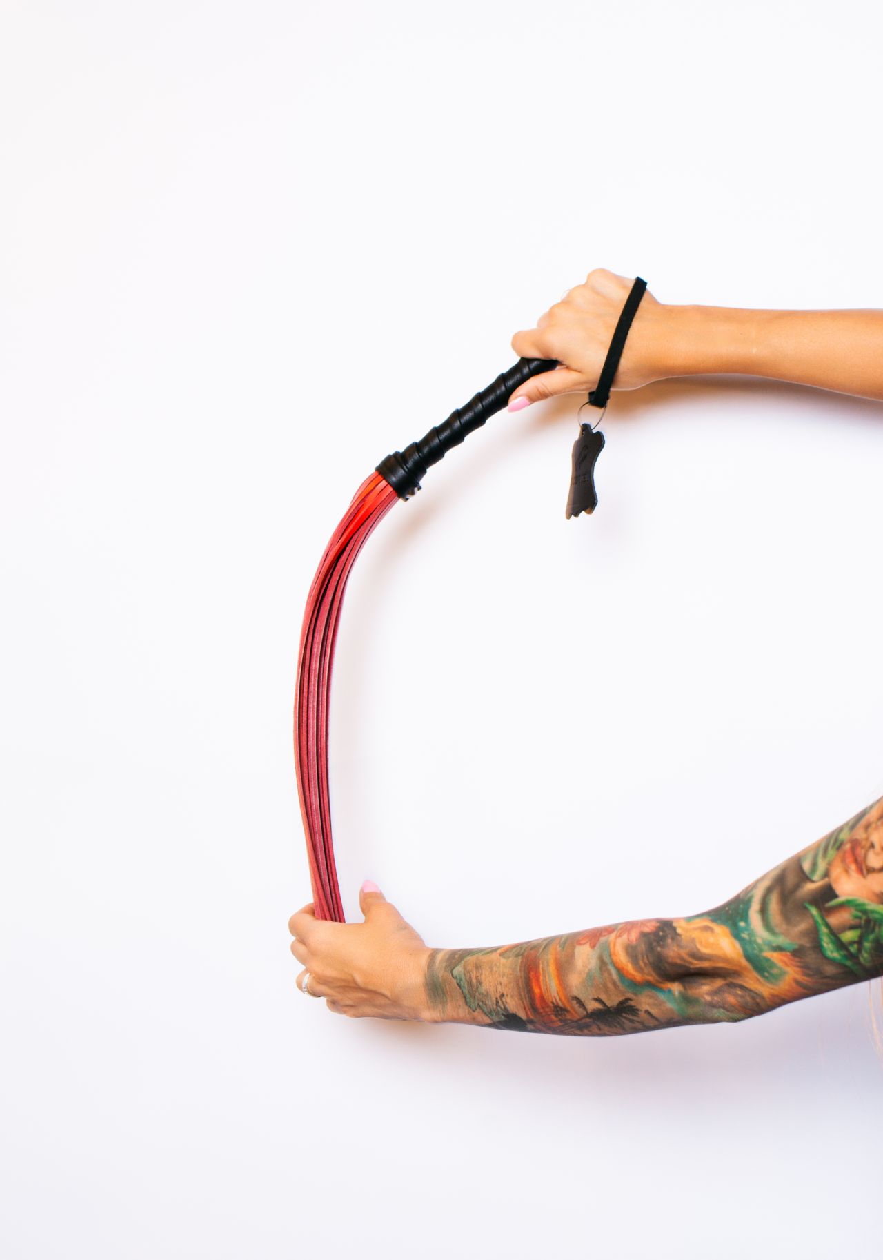 флоггер scandal из натуральной кожи (black&red) в Краснодаре