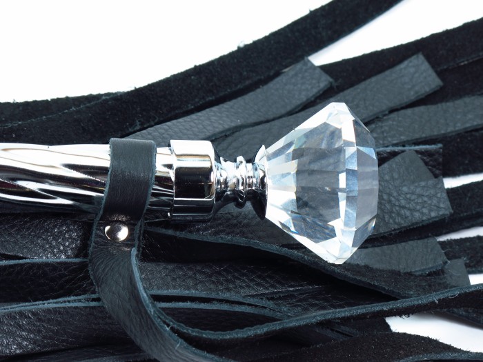 плеть из кожи с широкими хвостами 54022ars в Краснодаре