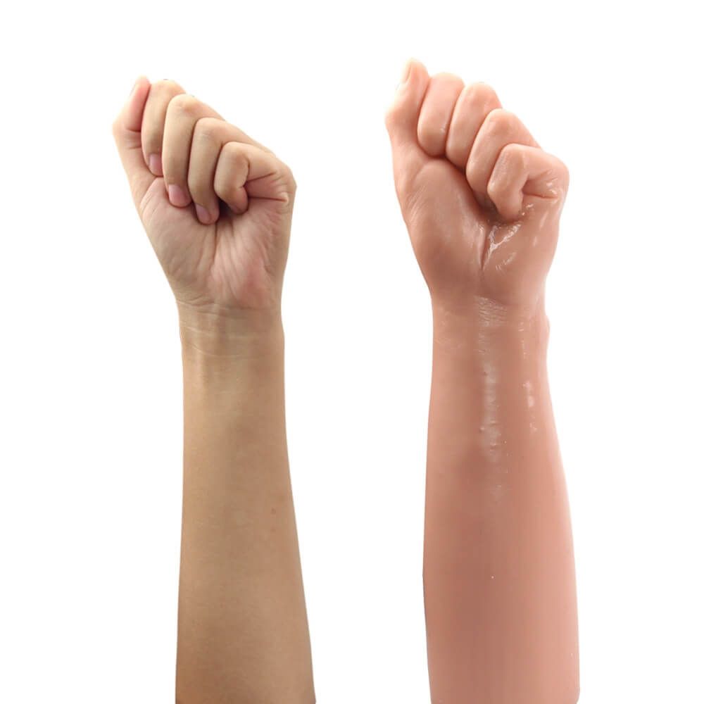 кулак для фистинга lovetoy king size realistic bitch fist, телесный в Краснодаре