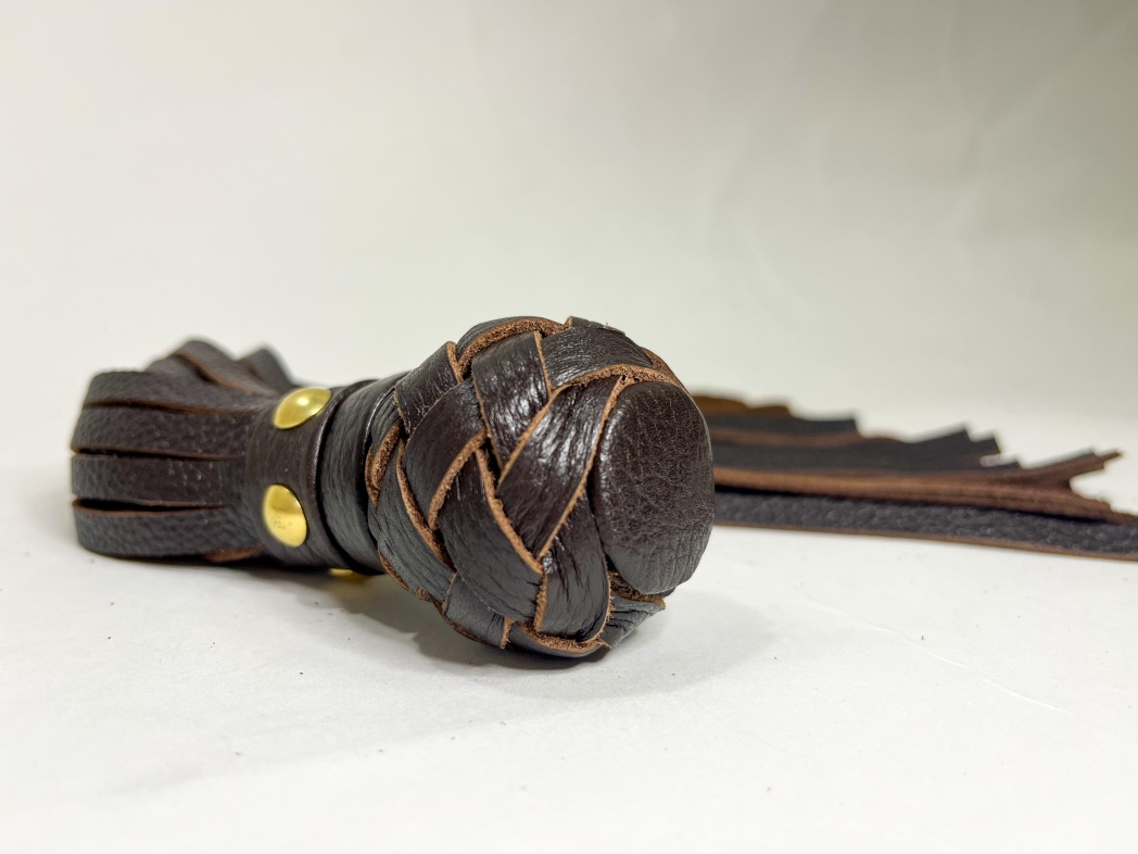 плеть генитальная из натуральной кожи коричневая 54078ars в Краснодаре