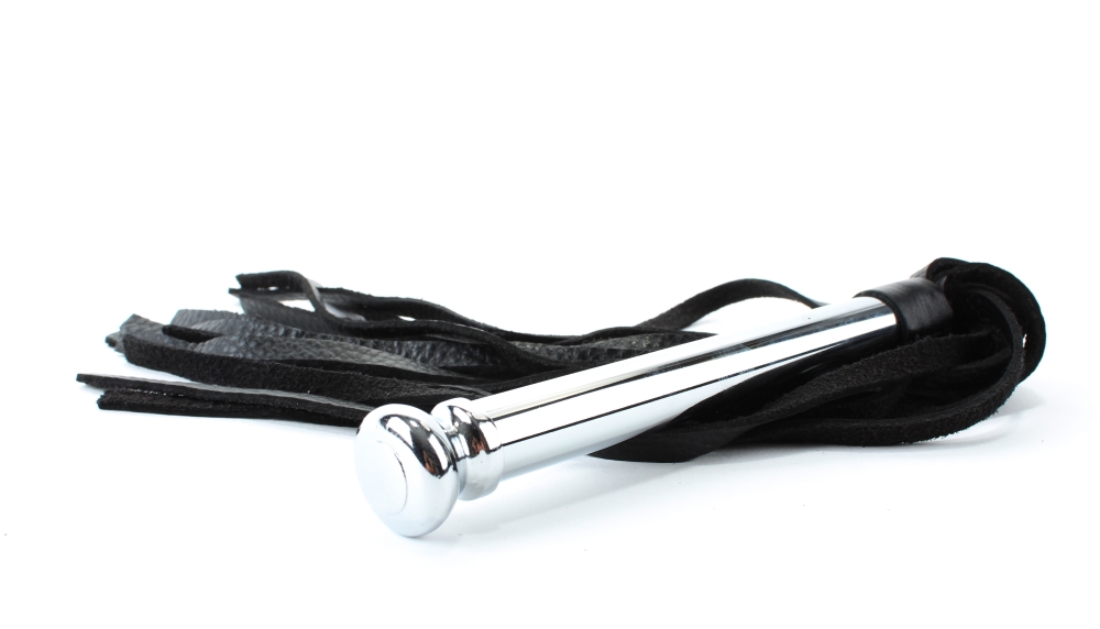 плетка черная с металлической ручкой 54015ars в Краснодаре