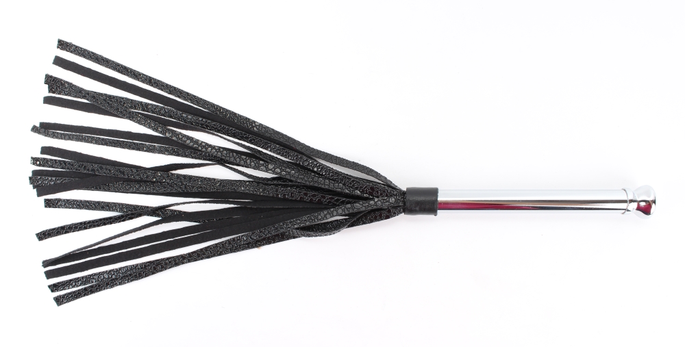 плетка с металлической ручкой хвосты кож зам 54014ars в Краснодаре