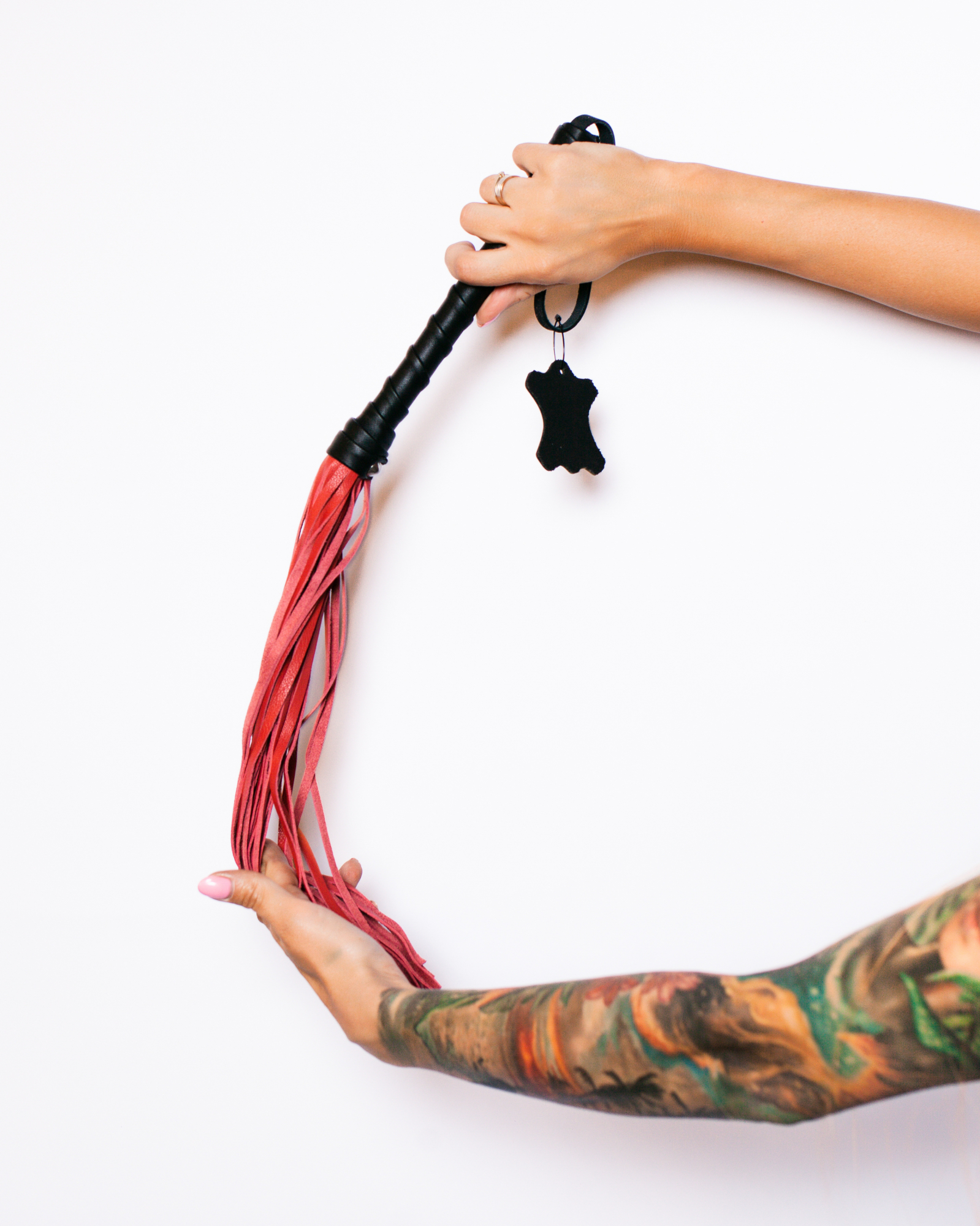 плеть scandal из натуральной кожи (black&red) в Краснодаре