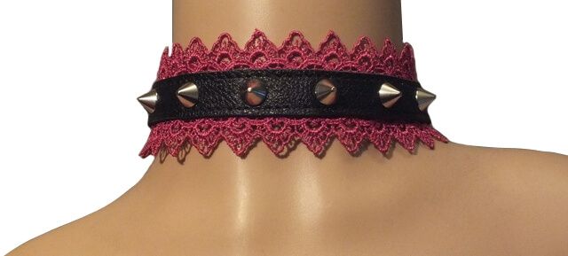 ошейник подиум с цикламеновым кружевом и шипами в Краснодаре