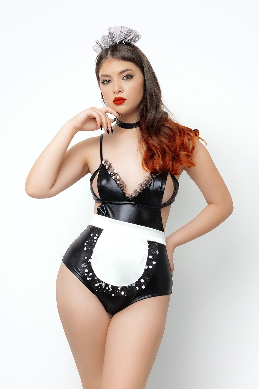 Эротическое костюм горничной erolanta eleanor (боди, фартук, головной убор, чокер) черно-белый (50-52) в Краснодаре