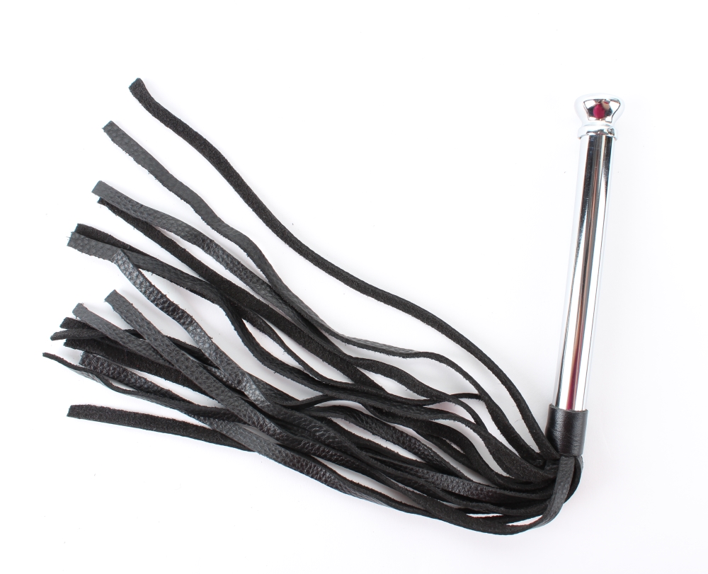 плетка черная с металлической ручкой 54015ars в Краснодаре