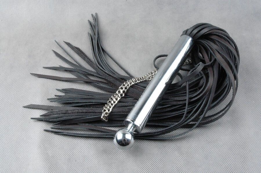 плетка beastly серебряная мечта, 55 см, чёрная в Краснодаре