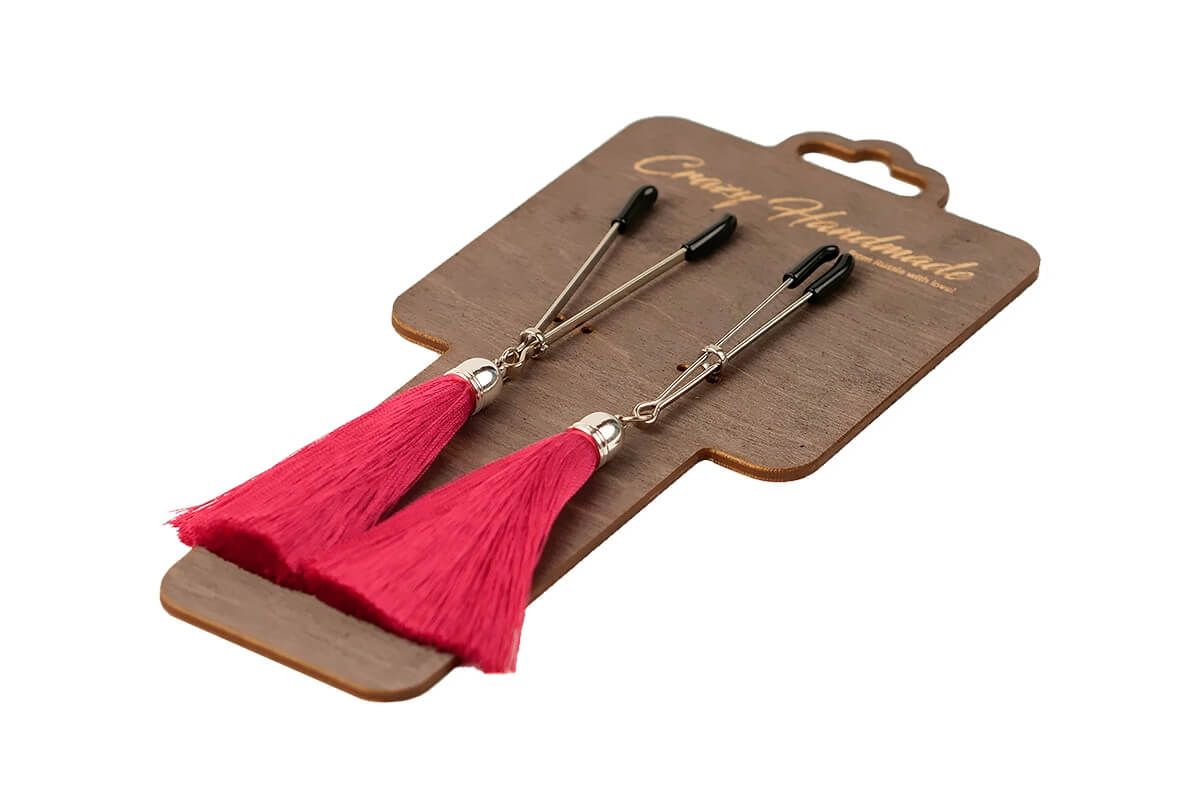 Зажимы-вилки на соски PinkRabbit с кисточками из шелка, бордовые