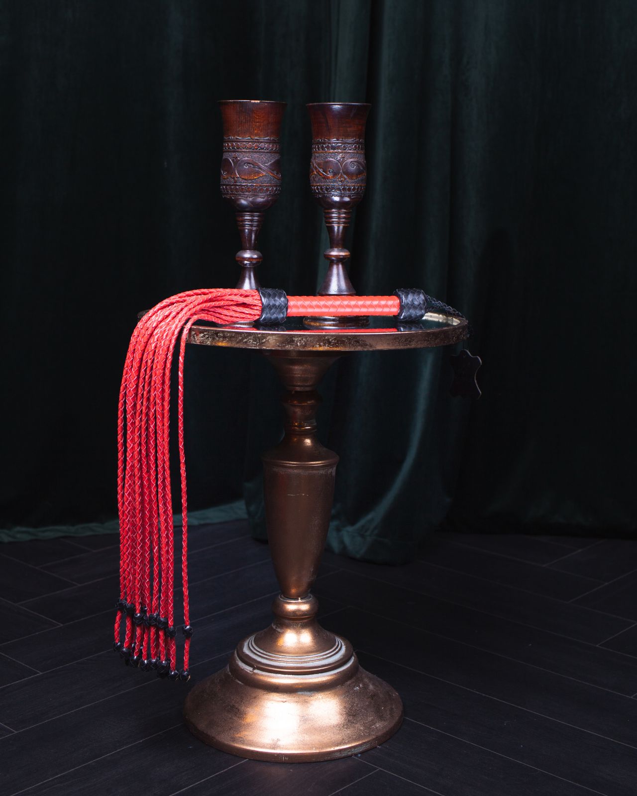 флоггер scandal из натуральной кожи с бусинами на плети в Краснодаре