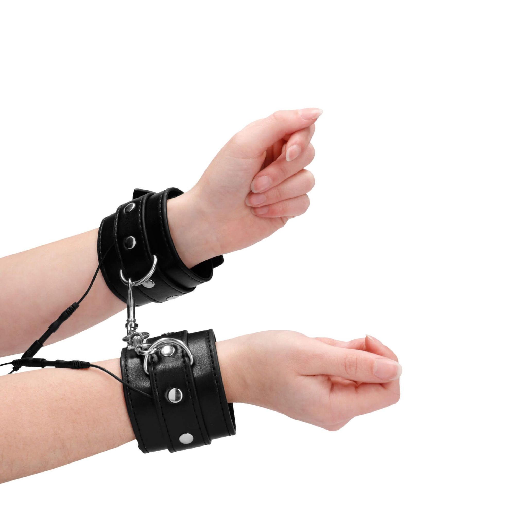 наручники декоративные с электростимуляцией shots media electroshock electro handcuffs, черные в Краснодаре